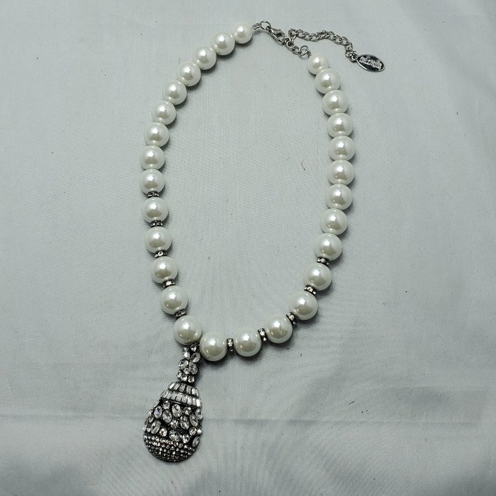 ALI KHAN princess pearls statement neck with crystal encrusted teardrop … - Picture 5 of 8